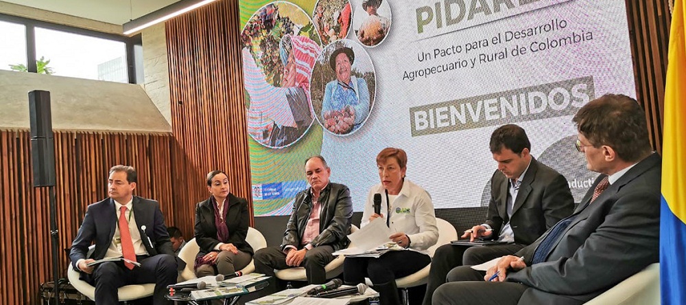 PROYECTAN ALTERNATIVAS DE DESARROLLO PRODUCTIVO EN EL HUILA