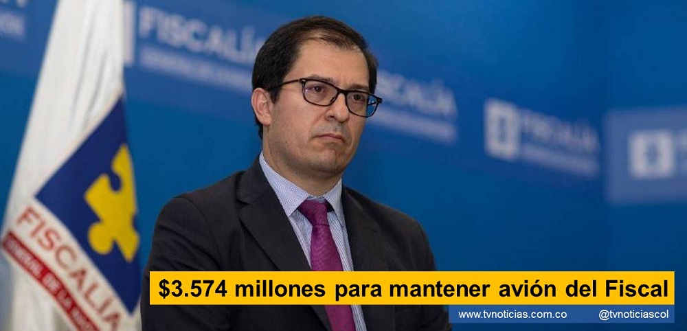 Neiva Huila Colombia www.tvnoticias.com.co 3.574 millones para mantener avión del Fiscal La fiscalía general de la nación firmó contrato por 3574 millones de pesos para realizarle mantenimiento al avión que usa el fiscal Barbosa. La empresa que obtuvo el contrato tiene en su junta directiva a un empresario que le hizo campaña a iván duque y a otro relacionado con el caso interbolsa ENVÍA S.A.S Industrial Aeronáutica S.A EASYFLY S.A Insight Crime Iván Duque Fiscal Francisco Barbosa