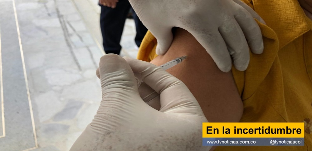 Neiva Huila Por cuenta de la incompetencia y el mal manejo que el Gobierno del subpresidente Duque le ha dado a la pandemia y ahora al plan de vacunación si es que hay uno, esta es la fecha que todavía no sabemos con certeza cuándo comenzará este proceso en Colombia, en medio de la aceleración de los contagios producto de la segunda ola de la plaga que pareciera más mortífera, cuando en otros países de Latinoamérica como en Chile, Panamá, Brasil y México entre otros www.tvnoticias.com.co en la incertidumbre Iván Duque COVID-19 pandemia vacunación vacuna