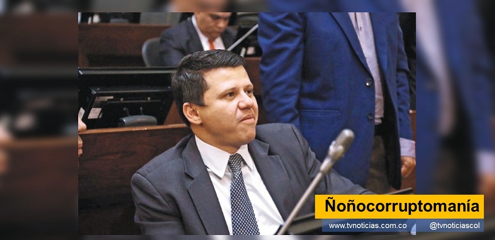 Ñoñocorruptomanía Neiva Huila Colombia www.tvnoticias.com.co Por Aníbal Charry González. La senadora del Centro Democrático, Paloma Valencia, en una columna publicada ayer en el Diario el Huila, cínicamente alarmada por lo que declaró el convicto ex senador Ñoño Elías contra la campaña del expresidente Juan Manuel Santos para tratar de obtener más rebajas a su irrisoria condena, expresaba que sus declaraciones eran escandalosas, porque develaban como se tejía la corrupción de los funcionarios públicos que negociaban los contratos con las empresas privadas, cobrando coimas y enriqueciéndose en desmedro del país. Y claro que se alarmaba con cinismo porque se trataba de una declaración sobre corrupción que involucraba al odiado expresidente Santos que se atrevió a firmar los acuerdos de paz con las odiadas Farc, pero que no había suscitado su inquietud antes frente a los demás casos de corrupción protagonizados secularmente por la clase política protocorrupta que tenemos, que incluye por supuesto a su grupo político