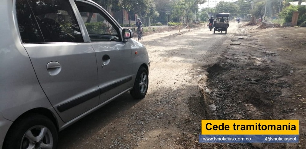 Una posibilidad para terminar La Alameda de Rivera Huila, surgió en la segunda semana de abril, al señalar el secretario de Vías e infraestructura del Huila, como la tramitonanía nacional cedió, ante la evidencia de la petición presentada por la comunidad del vecino municipio de Neiva. La aseveración del funcionario, señala que se logró destrabar la renovación del proyecto y los recursos para culminarlo fueron apropiados al presupuesto y al contrato, permitiendo la reactivación de trabajo. Cede tramitomanía Neiva Rivera Huila Colombia www.tvnoticias.com.co