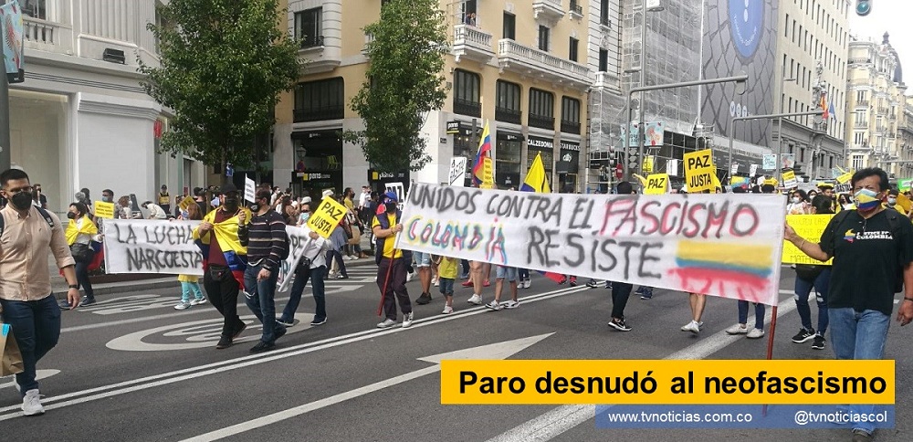 duardo Gutiérrez Arias Más de medio centenar de jóvenes asesinados, 18 mujeres violadas, 20 adolescentes que han perdido uno de sus ojos por disparos del Esmad, 680 desaparecidos y 1.600 heridos, es el saldo inicial que a la fecha dejan las acciones de la fuerza pública contra los manifestantes colombianos, en tres semanas de paro nacional que muestran el carácter sanguinario y fascista tanto del gobierno como de las instituciones armadas que lo sostienen. A esto se suma la aparición en varias ciudades de bandas paramilitares que salen de los barrios aristocráticos en camioneta Paro desnudó al neofascismo Neiva Huila Colombia www.tvnoticias.com.co
