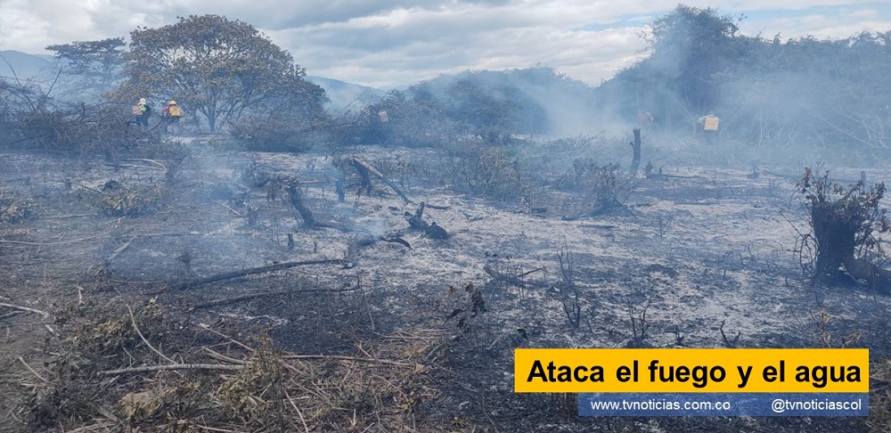 Los incendios y las inundaciones en distintas regiones del país, se asoman en informes de la prensa nacional y regional, sin la contundencia que se piensa, porque los efectos destructores se registran en zonas rurales, carentes de importancia para los centros de información de diferente índole. Ataca el fuego y el agua los efectos negativos cambio climático CAM Huila www.tvnoticias.com.co TTVNOTICIAS.COM tvnoticiascol