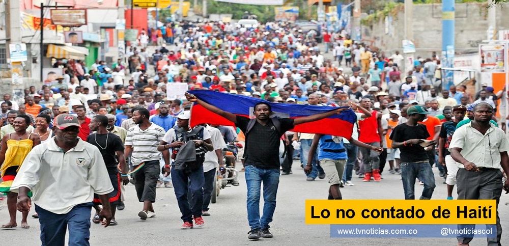 La pobreza generalizada entre la población de Haití, no permite afluencia informativa de esta nación Centro Americana. Fue necesario que un misterio comandó armado asesinar al Presidente, para que los Medios de Comunicación, se ocuparán de alguna forma de los haitia os que aún no se han repuesto del tenebroso movimiento Telúrico que los afectó Lo no contado de Haití tvnoticiascol TVNOTICIAS.COM www.tvnoticias.com.co