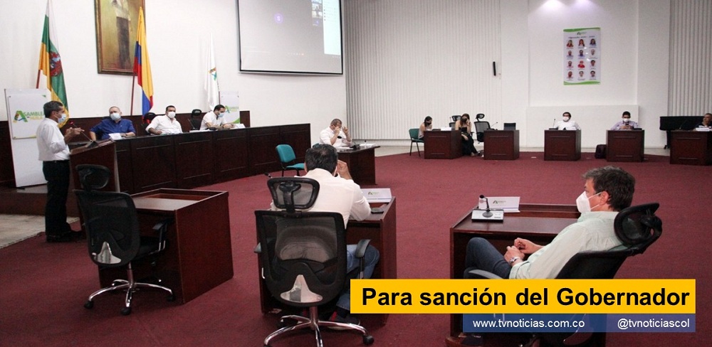Los Periodistas y Comunicadores Sociales del Huila disponen de nuevas posibilidades para concursar con trabajos informativos. La iniciativa propuesta por CORPEHUILA, contó con el respaldo de los diputados quienes estudiaron con detenimiento y atención el texto perfeccionado por el joven diputado y periodista Johann Alexander Vargas Bedoya y la coparticipación de Sandra Milena Hernández Rincón tvnoticiascol TVNOTICIAS.COM www.tvnoticias.com.co Para sanción del Gobernador Premio Al Periodismo Huilense, “Carlos Enrique Salamanca Cerón ordenanza n19 de 2021