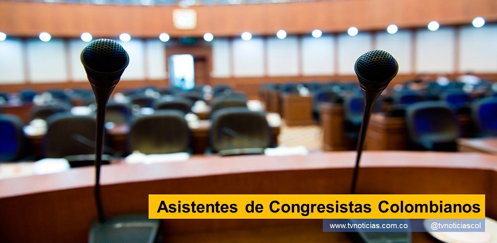 Un Congresista Colombiano, por ley, dispone de asistentes y asesores hasta por $80 millones mensuales, monto que está por fuera de la su asignación mensual que supera los $34 millones Asistentes de Congresistas Colombianos tvnoticiascol TVNOTICIAS.COM www.tvnoticias.com.co UTL Unidades de Trabajo Legislativo senadores Rodrigo Villalba, Esperanza Andrade, Ernesto Macías y Rodrigo Lara Restrepo
