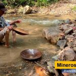 La extracción de oro, en distintas corrientes fluviales del Huila, contará con apoyo inter -institucional, dentro del proceso de encadenamiento de producción minera regional. El primer paso lo dará un centenar de mineros artesanales radicados en Neiva y Hobo, muchos de los cuales llevan hasta 40 años en este difícil trabajo Mineros de oro aluvial - www.tvnoticias.com.co tvnoticiascol TVNOTICIAS.COM Secretaría de Agricultura y Minería del Huila El Centro Provincial de Gestión Agro-empresarial La Siberia y el Gobierno del ingeniero Luís Enrique Dussán López Corporación Regional del Alto Magdalena Agencia Nacional de Minería