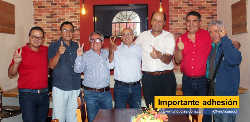 La determinación de adherir a la campaña que viene adelantando el abogado laboyano Germán Calderón, fue tomada luego de analizar las hojas de vida, propuesta programática, capacidad de liderazgo y compromiso social de los tres integrantes de la lista abierta presentada por el Pacto Histórico para luchar por una curul en la Cámara de Representantes en las elecciones parlamentaria de de este 13 de marzo El dirigente del liberalismo progresista y varios empresarios del departamento del Huila decidieron apoyar la campaña del exalcalde de Pitalito en su aspiración de llegar al Congreso de la Republica en la lista del Pacto Histórico Importante adhesión tvnoticiascol www.tvnoticias.com.co