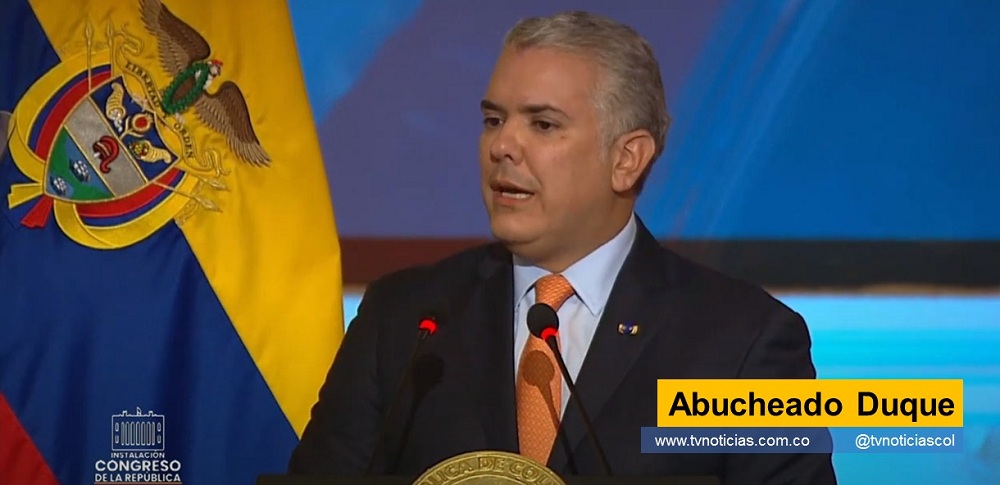 Centro Democrático mentiroso gobierno Abucheado Duque Ante el nuevo Congreso de la República, el presidente de Colombia, Iván Duque pronunció su último discurso oficial como mandatario de los colombianos. Durante su intervención, hizo un recuento de sus cuatro años como presidente y los problemas que tuvo que enfrentar en su gestión tvnoticiascol www.tvnoticias.com.co