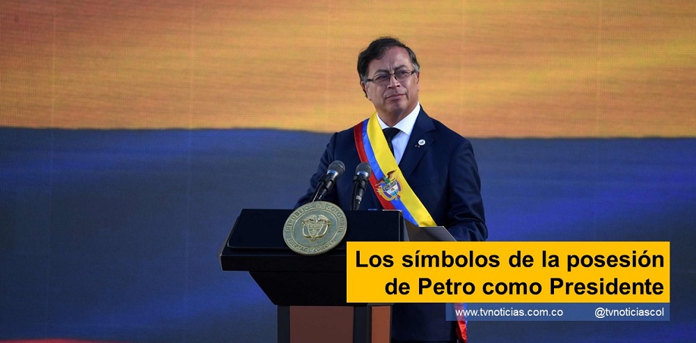 Petro, incluso, recibió la banda presidencial de la senadora María José Pizarro, hija del líder del M19 Carlos Pizarro, quien fue asesinado en abril de 1990 cuando era candidato presidencial en plena desmovilización de esta guerrilla urbana y socialdemócrata La primera orden de Gustavo Petro como presidente de Colombia, justo apenas tomó posesión este domingo, fue que la espada del libertador Simón Bolívar —aquella que el M19, la guerrilla a la que perteneció, se robó en forma de protesta en 1974— fuera traída a la ceremonia Los símbolos de la posesión de Petro como Presidente tvnoticiascol www.tvnoticias.com.co