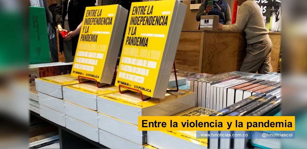 Más que un libro de historia de Colombia, esta notable y voluminosa obra de Hernando Gómez Buendía es una interpretación, bastante compleja y polémica, de las peculiaridades de la historia de Colombia en el transcurso de más de dos siglos de su existencia como nación independiente. Desde diferentes ángulos de las ciencias sociales y en perspectiva comparada, la exposición gira en torno a dos “historias” que el autor considera intrínsecamente relacionadas o “una misma historia” Entre la violencia y la pandemia tvnoticiascol www.tvnoticias.com.co violencia acuerdos de paz farc