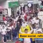 Esa demostración la efectuaron con marcha solidaria, la mañana del martes 15 de noviembre. Los primeros 100 días de la Administración Petro, fueron calificados como de "Acción y decisiones concertadas" por los numerosos participantes en la jornada Los huilenses, representados por Neiva capital del Departamento, respaldan la gestión del Gobierno "Pacto Histórico" Base social, refrenda respaldo tvnoticiascol www.tvnoticias.com.co