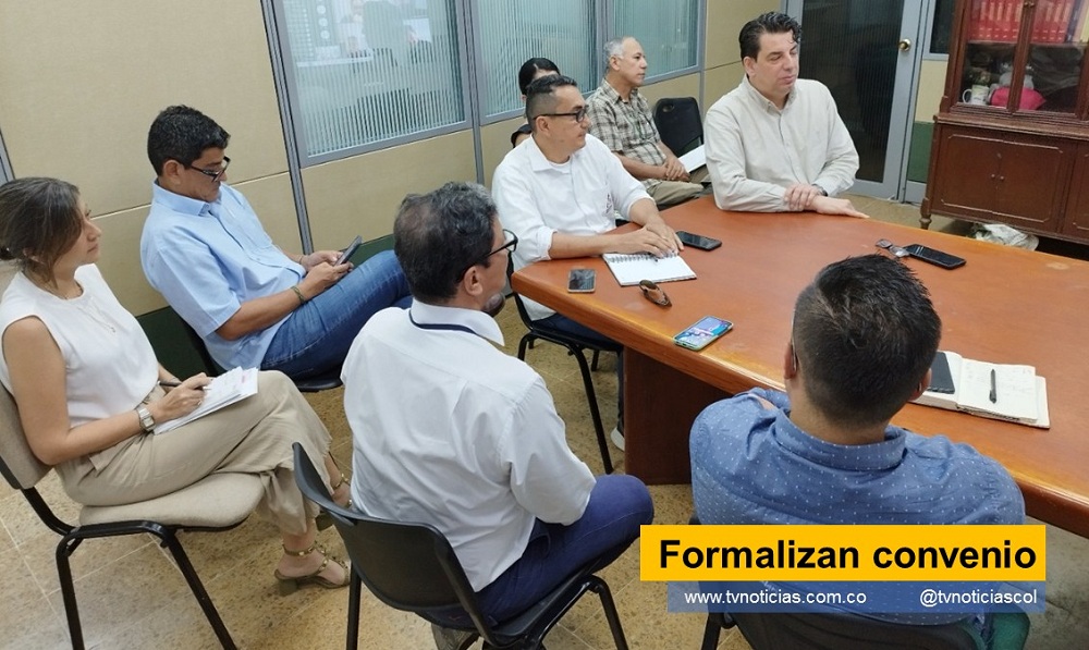 En esa dirección, con apoyo de la universidad de Bolonia de Italia, el Programa de Desarrollo Rural con enfoque territorial - DRET que, promueve La Agencia de Cooperación Italiana, La Unión Europea y la FAO, coordinará la formación del tejido social en la region, para concretar la iniciativa La formación en la producción de alimentos orgánicos concretó la Gobernación del Huila y la Universidad de Bolonia Formalizan convenio tvnoticiascol www.tvnoticias.com.co