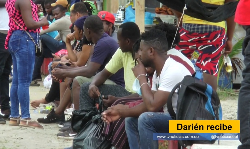 Un millar diario de migrantes pasa por Necocli, municipio antioqueño, hacia territorio norteaméricano. La advertencia la hace Jorge Tobón, alcalde de esa norteña población colombiana Darién recibe tvnoticiascol www.tvnoticias.com.co