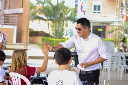 Un joven ingeniero Industrial fue elegido como Presidente de la Mesa Directiva en el Concejo Municipal de Pitalito, epicentro comercial del sur del Huila, para las sesiones correspondientes a año 2025 Un joven profesional, fue elegido Presidente del concejo de Pitalito tvnoticiascol