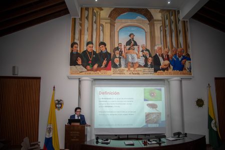 Pulgas de perros en Cundinamarca revelarían bacterias aún desconocidas para la ciencia - TVNTOCIASCOL www.tvnoticias.net El 83 % de las pulgas recolectadas en perros de municipios como Villeta, Anolaima y La Mesa portan bacterias de interés sanitario. Además, una de las muestras reveló un posible linaje bacteriano aún no descrito por la ciencia y cuyo impacto en la salud animal y humana